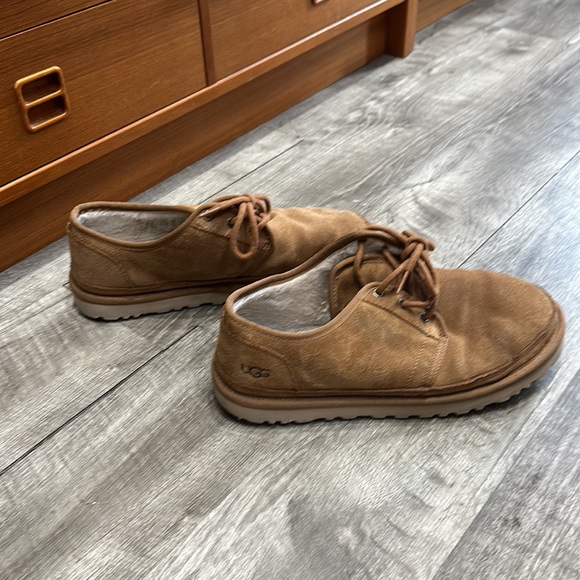 Ugg size 10 - Picture 3 of 6